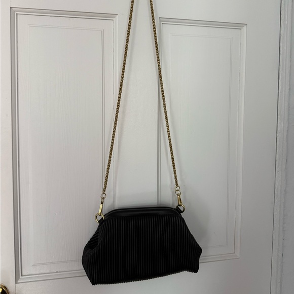 Black Pleated Shoulder Bag with Gold Chain - Picture 1 of 3